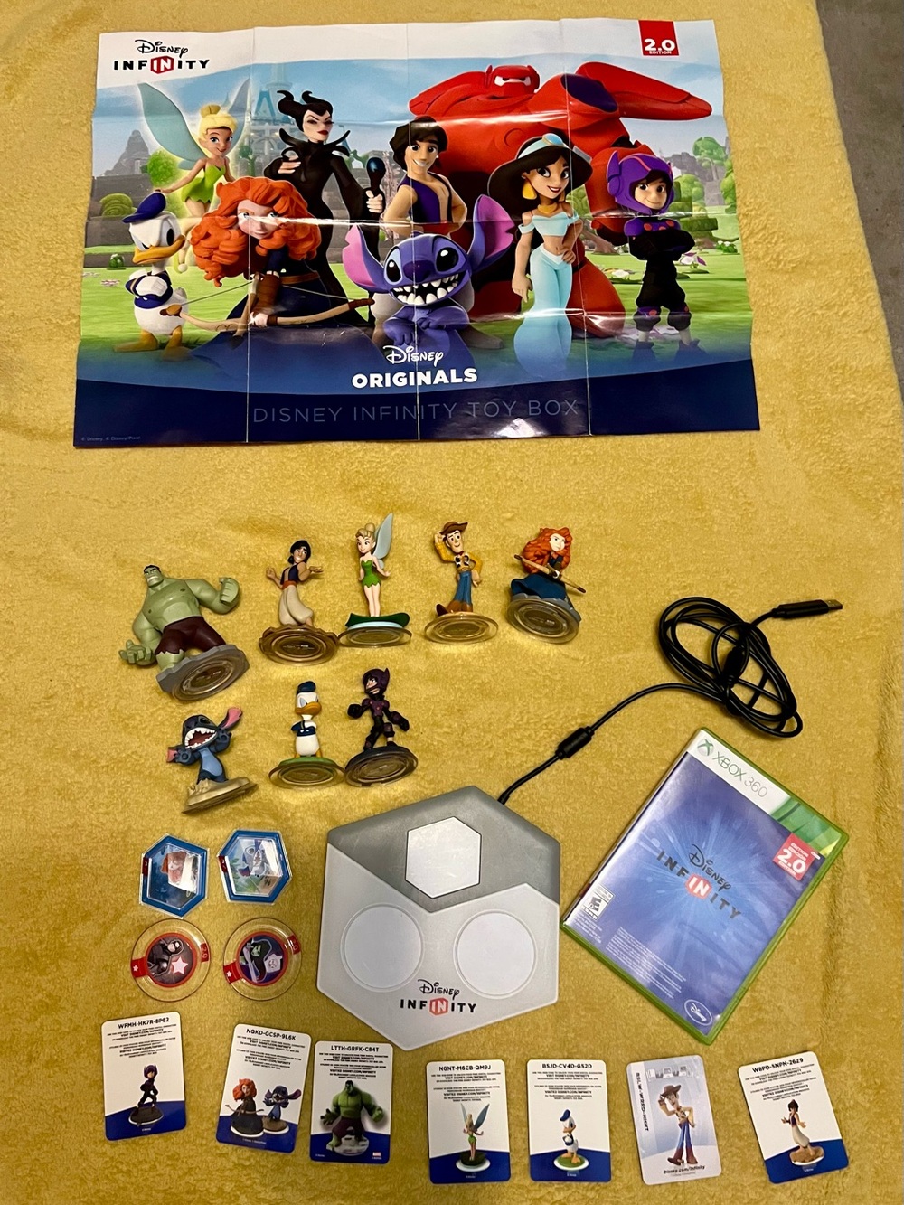 Disney Infinity 2.0 Bundle: Xbox 360 Game + Portal/Base + Figures